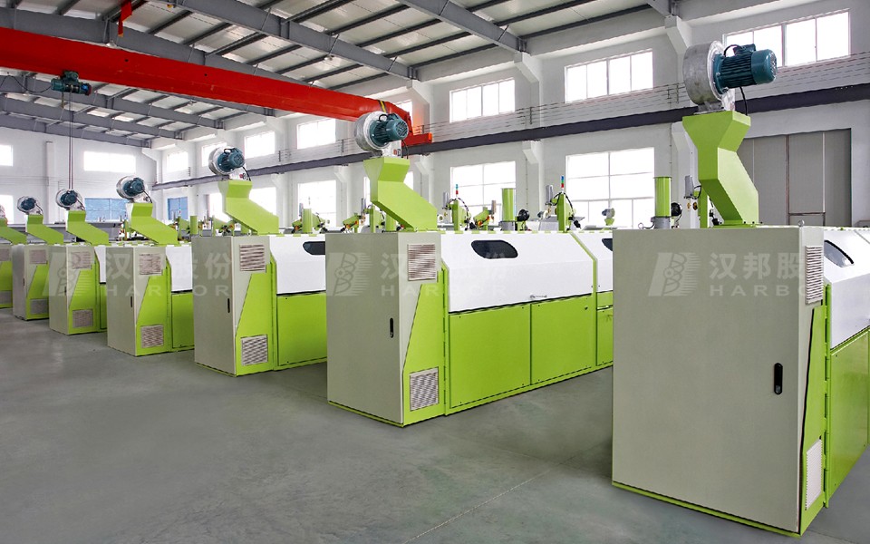 Wet wire drawing machine